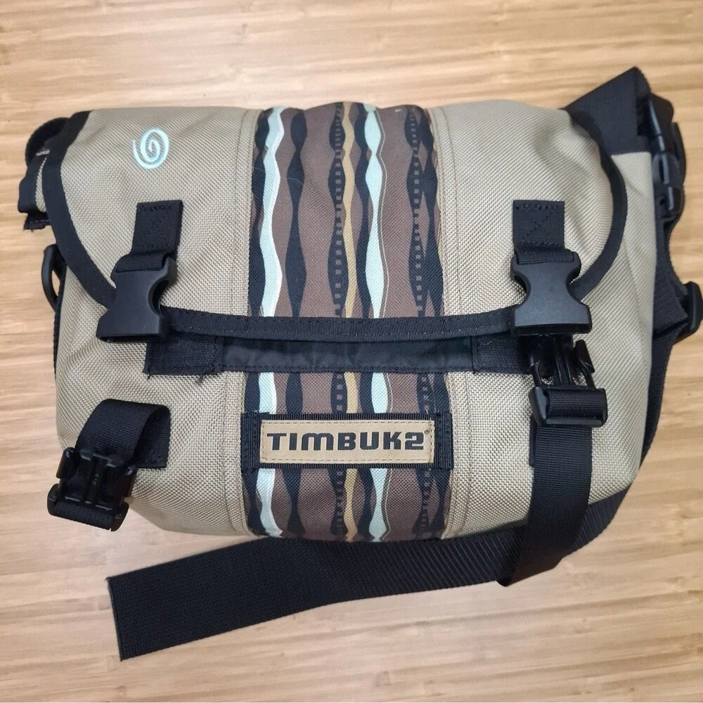 Timbuk2 Size Small Custom Messenger Bag Tan Wavy Stripe 14